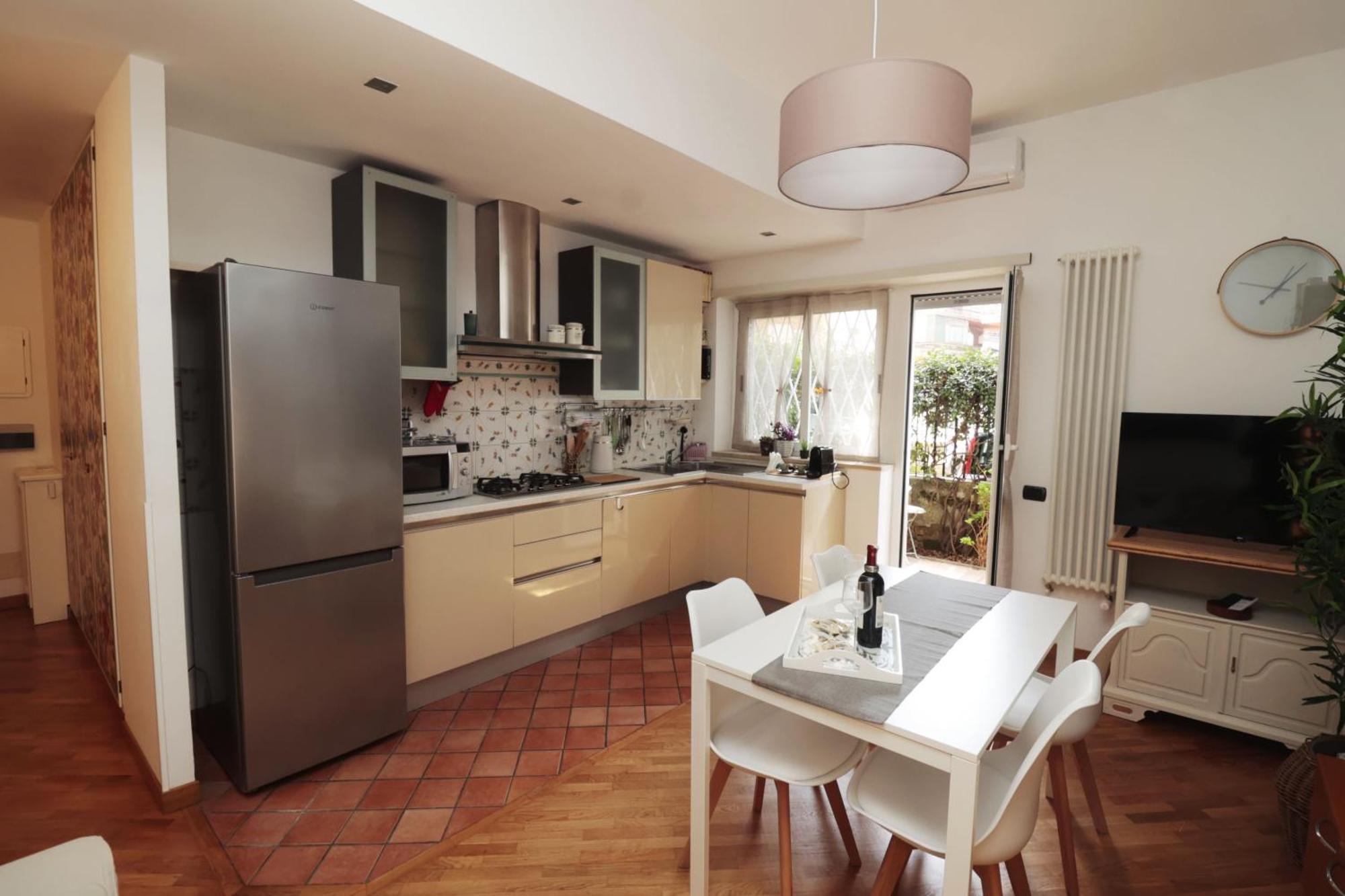Apartment Luminoso E Accogliente Con Giardino - Battistini